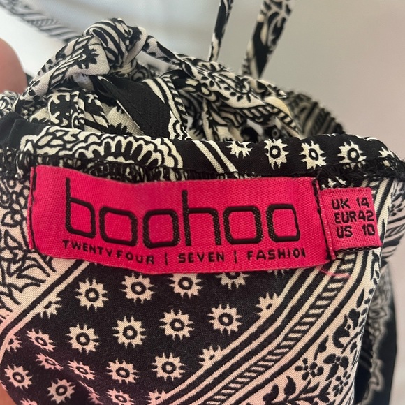 BooHoo Lace Up Back Midi Dress with Paisley/Mixed Print - Picture 8 of 10